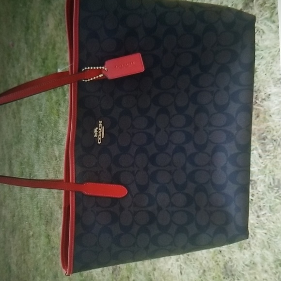 Coach Signature City Tote NWT🛍 - Picture 3 of 16